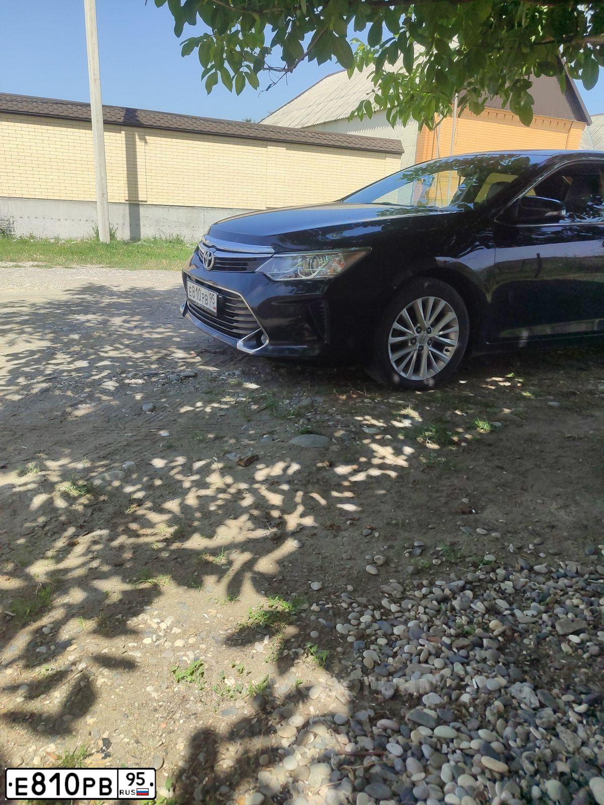 Фото автомобиля TOYOTA CAMRY, 2012 — госномер Е810РВ95. Цвет: ЧЕРНЫЙ МЕТАЛЛИК
