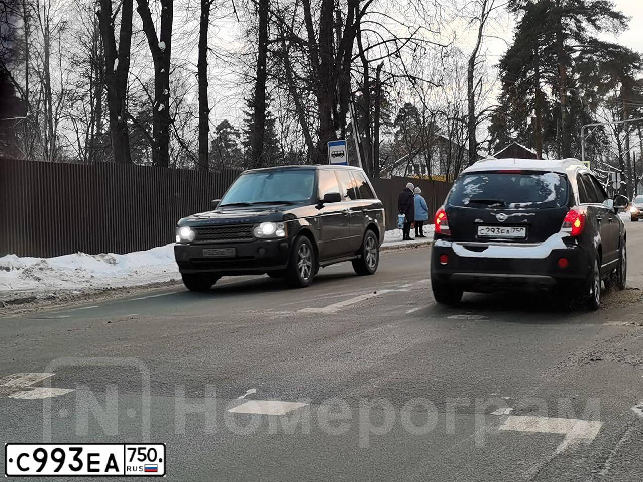 Фото автомобиля FORD FOCUS, 2013 — госномер С993ЕА750. Цвет: СЕРЕБРИСТЫЙ