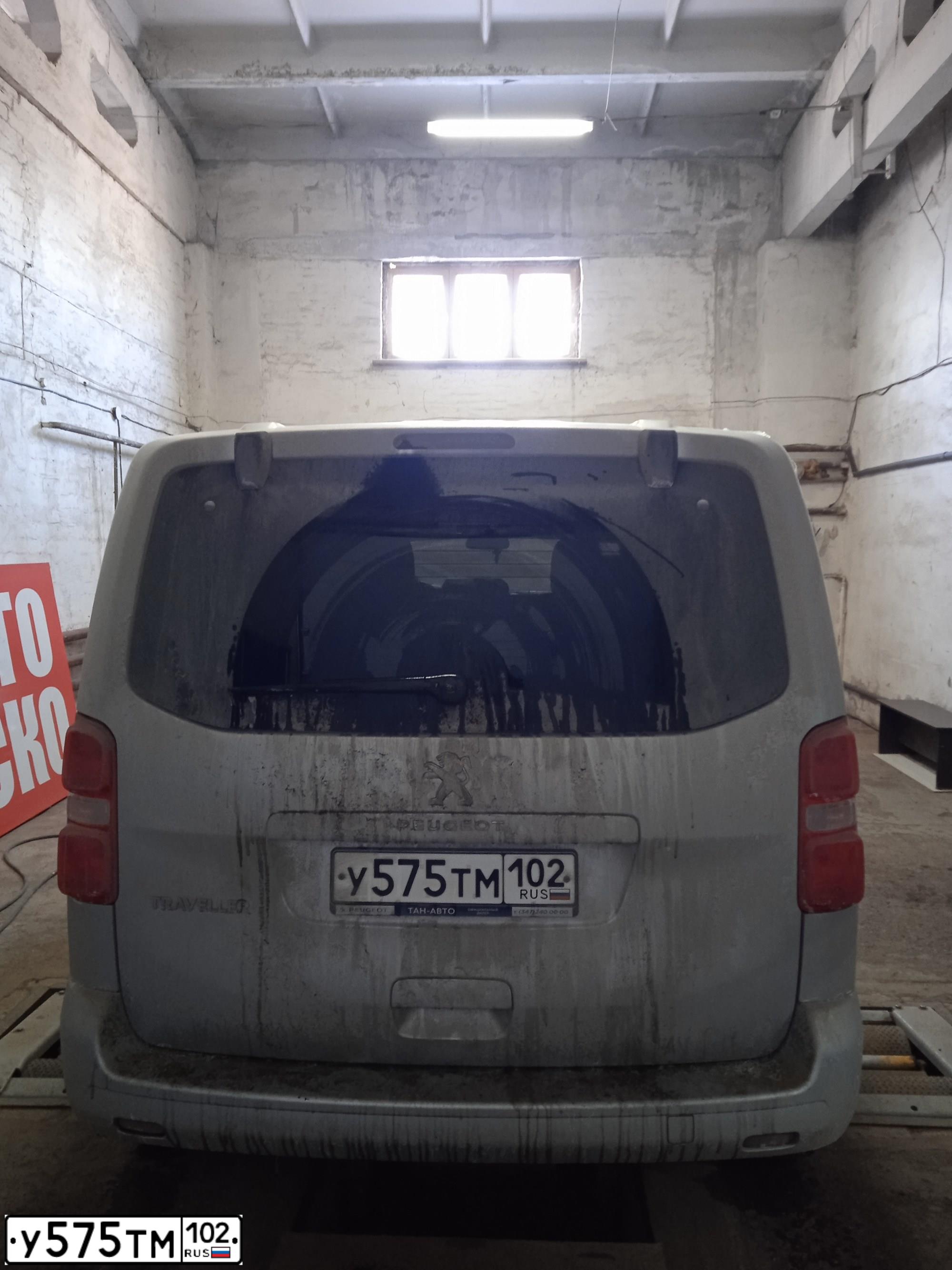 Фото автомобиля PEUGEOT TRAVELLER, 2017 — госномер У575ТМ102. Цвет: СЕРЕБРИСТЫЙ