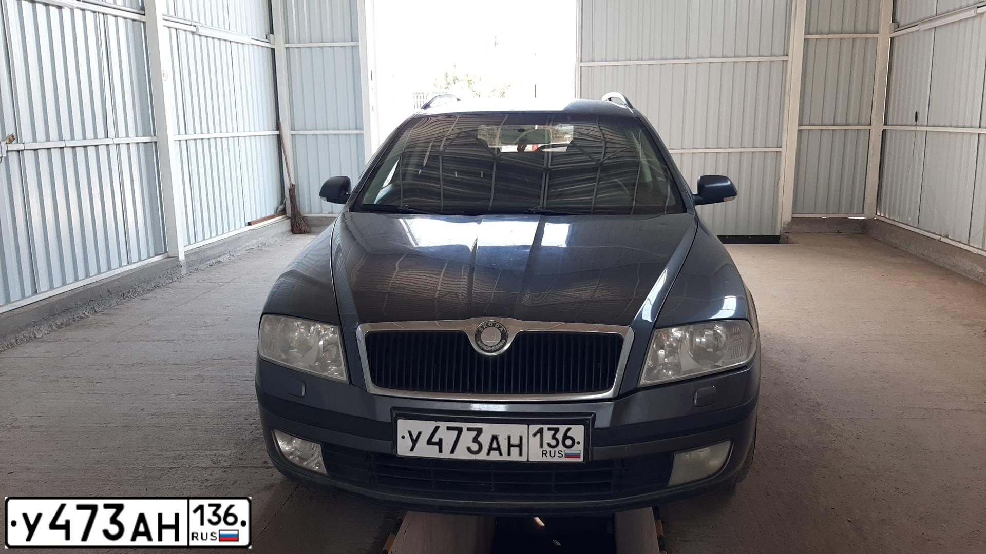 Фото автомобиля SKODA OCTAVIA, 2008 — госномер О740МВ32. Цвет: ТЕМНО-СЕРЫЙ