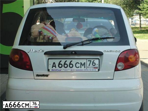 Фото автомобиля FORD FIESTA / ASPIRE, 2007 — госномер Е201ТК190. Цвет: СЕРЕБРИСТЫЙ
