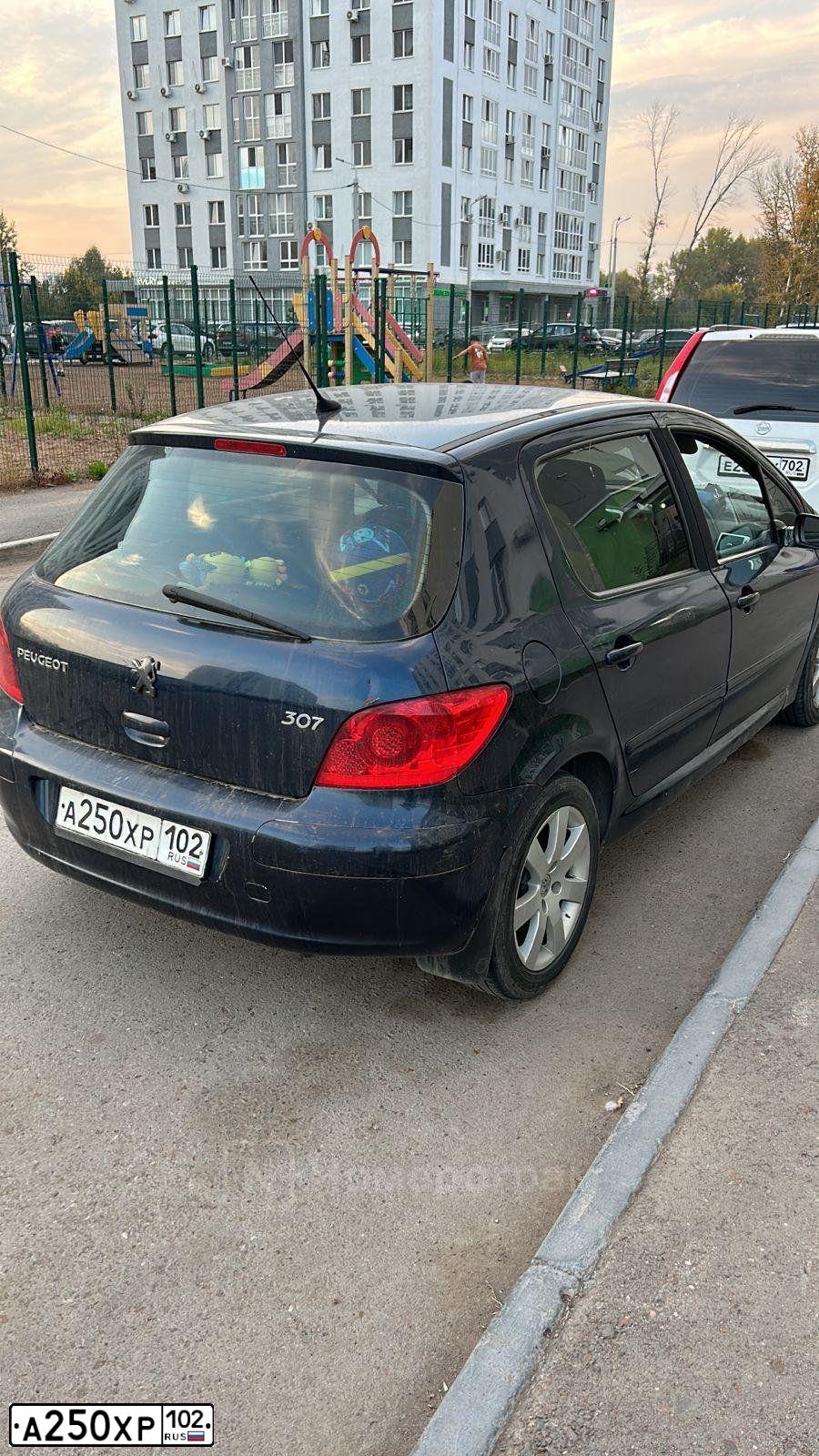Фото автомобиля PEUGEOT 307, 2007 — госномер А250ХР102. Цвет: ТЕМНО-СИНИЙ