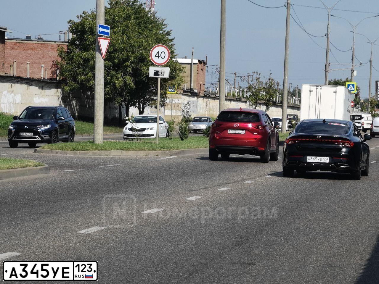 Фото автомобиля HYUNDAI SOLARIS, 2018 — госномер А345УЕ123. Цвет: БЕЖЕВЫЙ