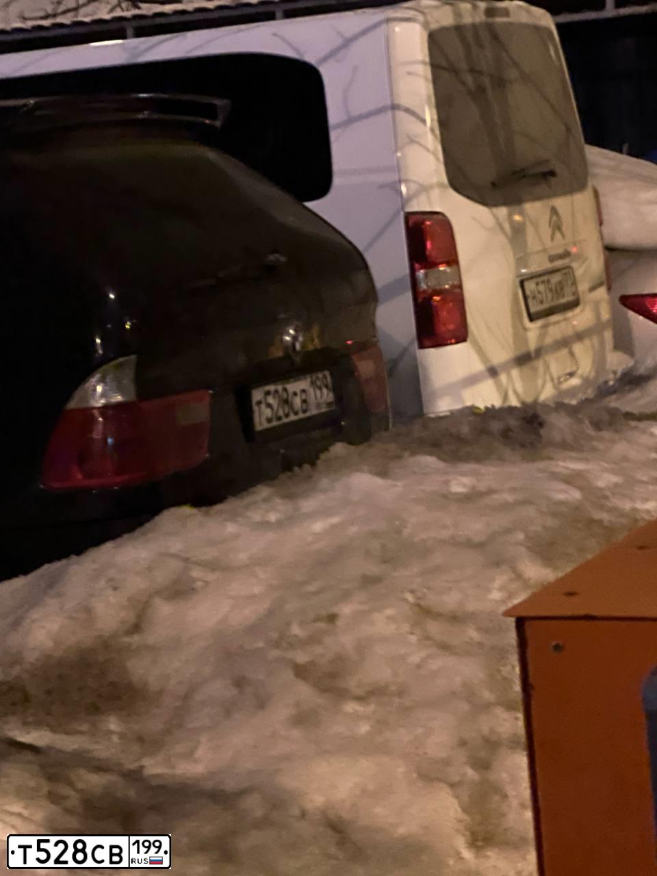 Фото автомобиля BMW X5, 2005 — госномер Р653ВО550. Цвет: ЧЕРНЫЙ