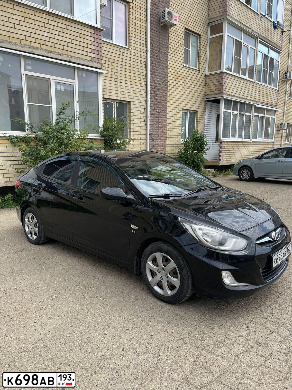 Фото автомобиля HYUNDAI SOLARIS, 2011 — госномер Т621СО18. Цвет: ЧЕРНЫЙ