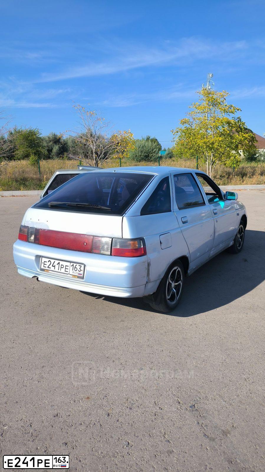 Фото автомобиля LADA 2112, 2005 — госномер Е241РЕ163. Цвет: НЕИЗВЕСТНЫЙ