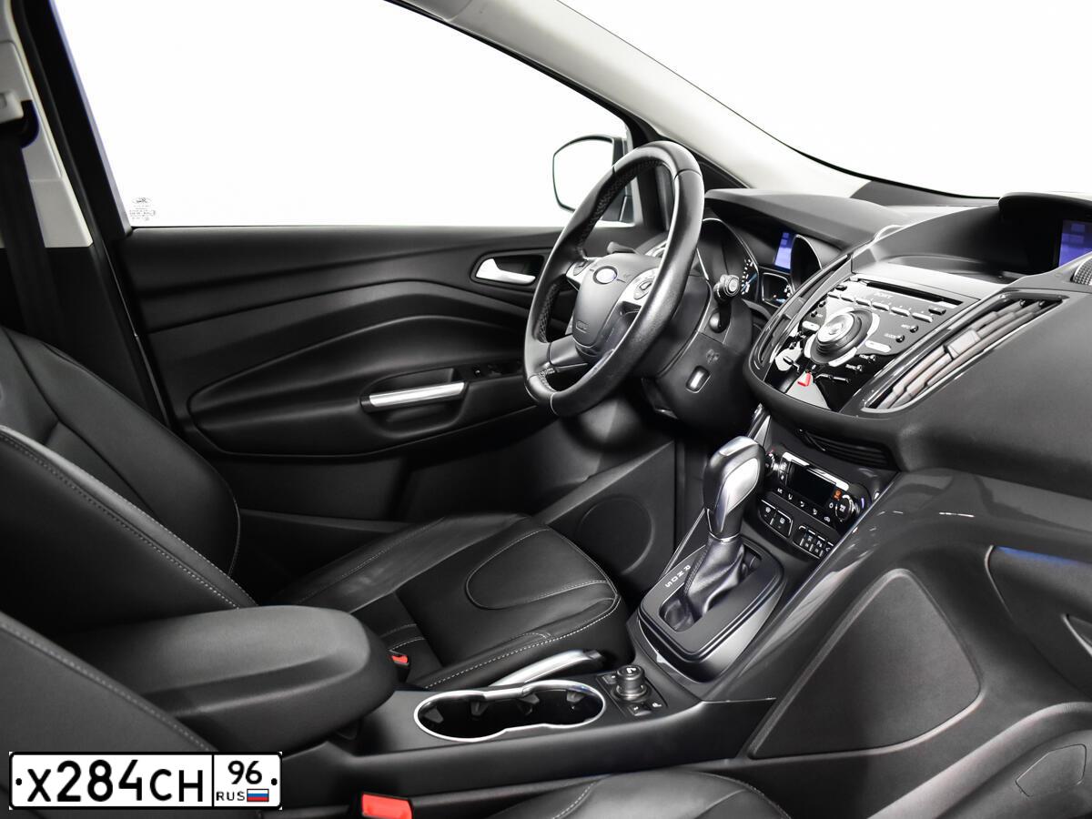 Фото автомобиля FORD KUGA, 2013 — госномер Х284СН96. Цвет: СЕРЫЙ