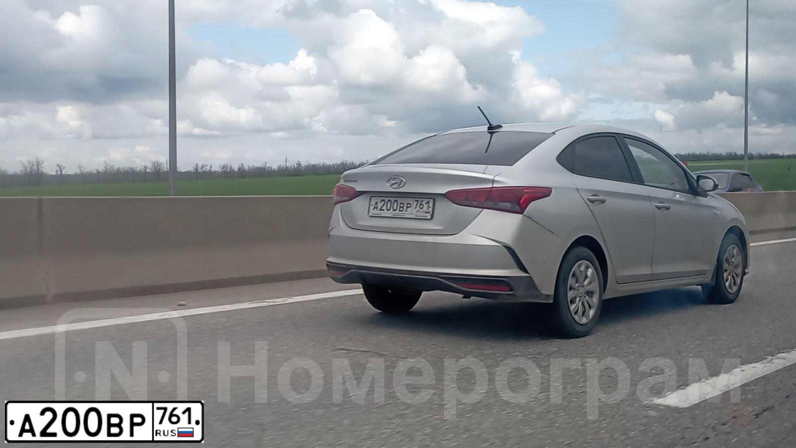 Фото автомобиля VOLKSWAGEN POLO, 2020 — госномер Е312АУ761. Цвет: синий