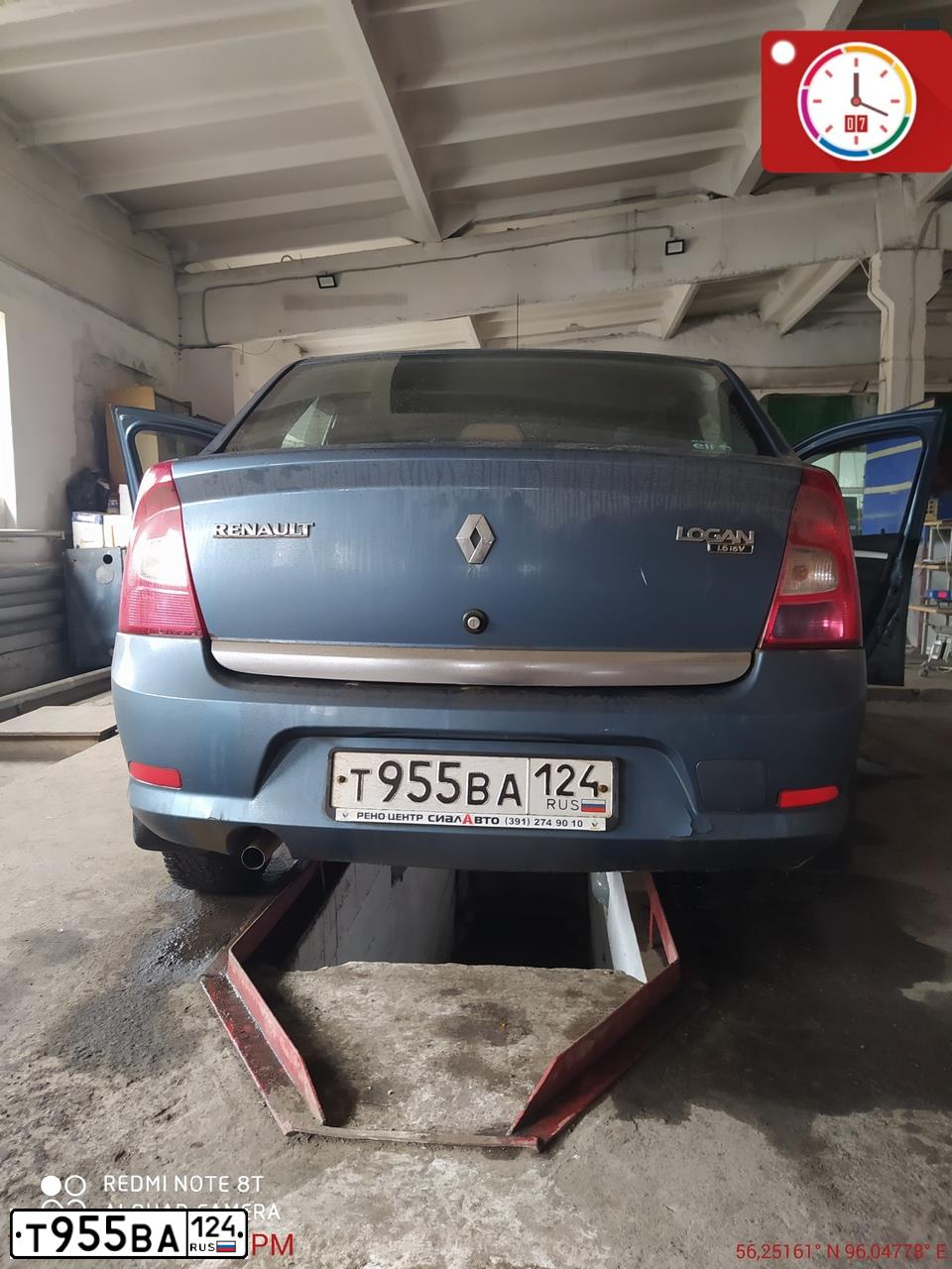 Фото автомобиля RENAULT LOGAN, 2010 — госномер Т955ВА124. Цвет: СИНИЙ