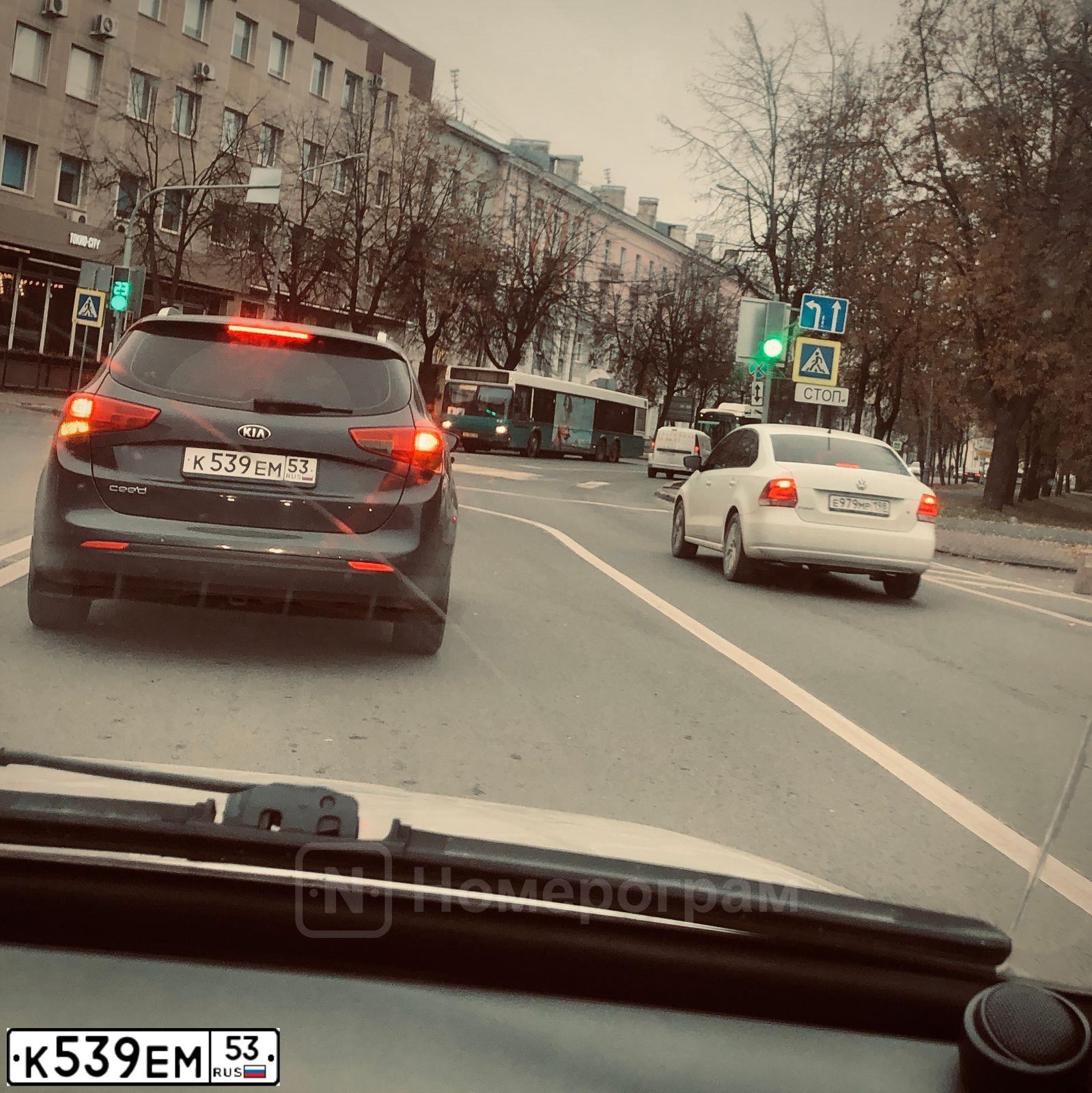Фото автомобиля KIA CEE'D, 2016 — госномер К539ЕМ53. Цвет: СЕРЫЙ