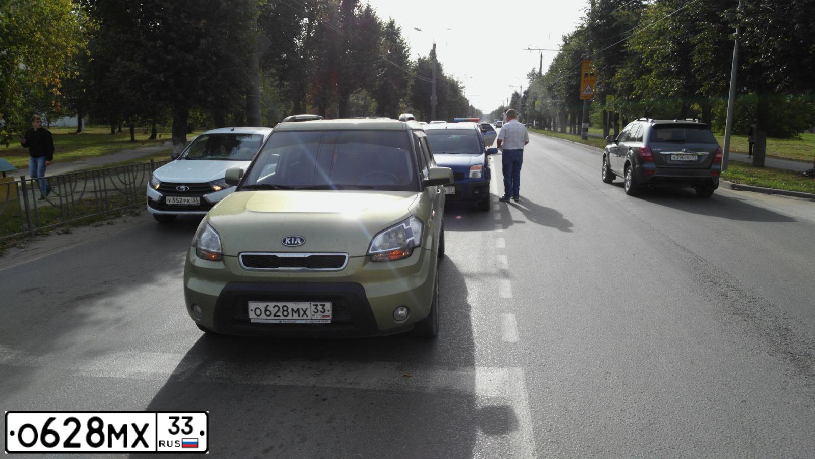 Фото автомобиля KIA SOUL, 2011 — госномер В909РМ790. Цвет: ЗЕЛЕНЫЙ