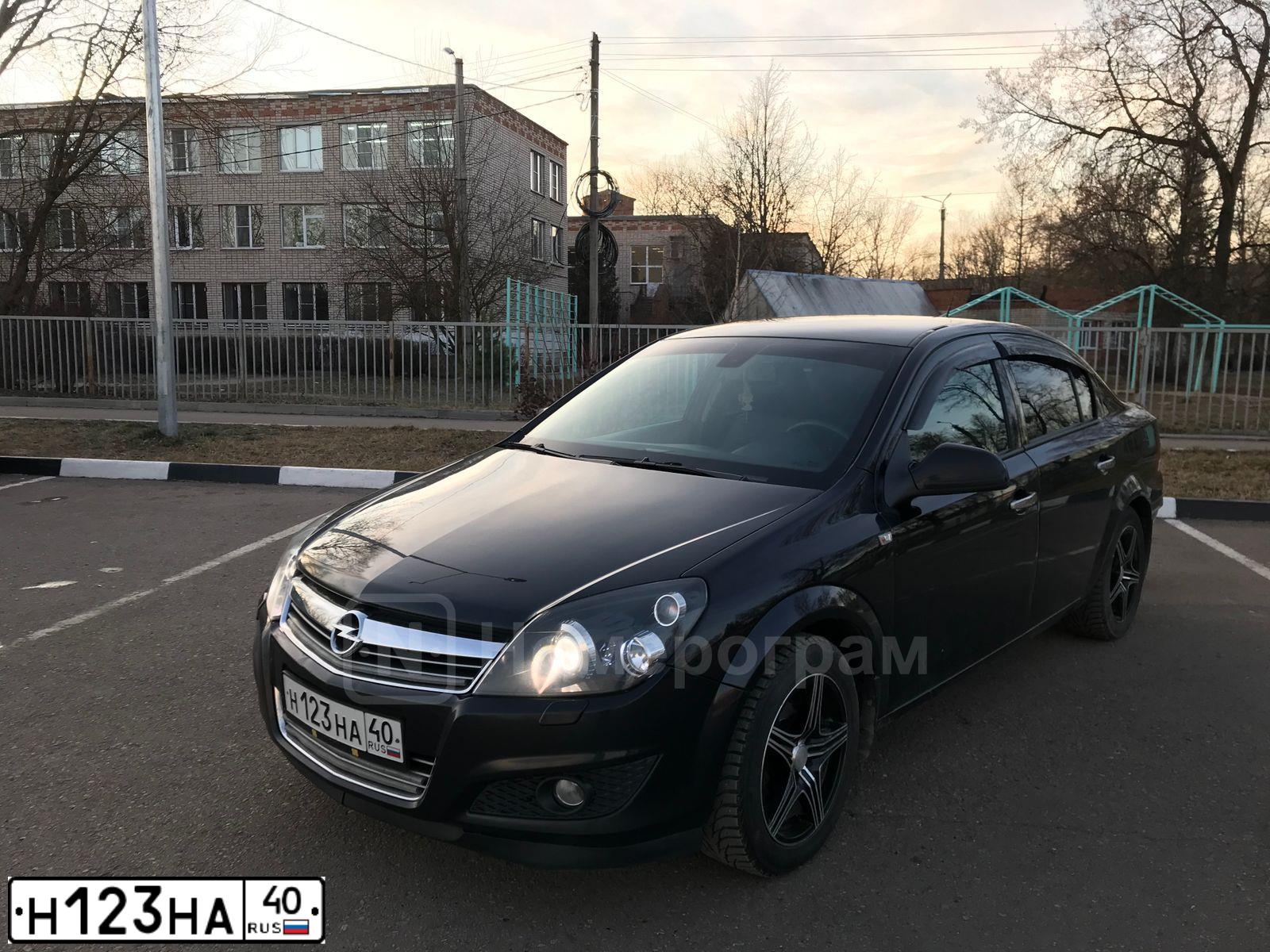 Фото автомобиля MERCEDES - BENZ С 240, 2001 — госномер Е945ВМ550. Цвет: СЕРЫЙ