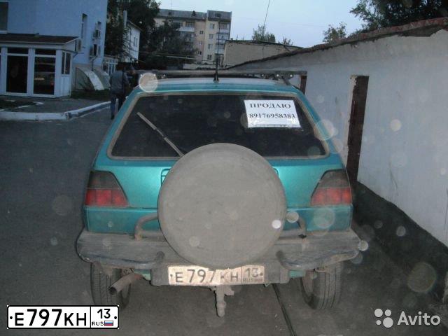 Фото автомобиля VOLKSWAGEN GOLF, 1990 — госномер Е574КМ53. Цвет: ЗЕЛЕНЫЙ