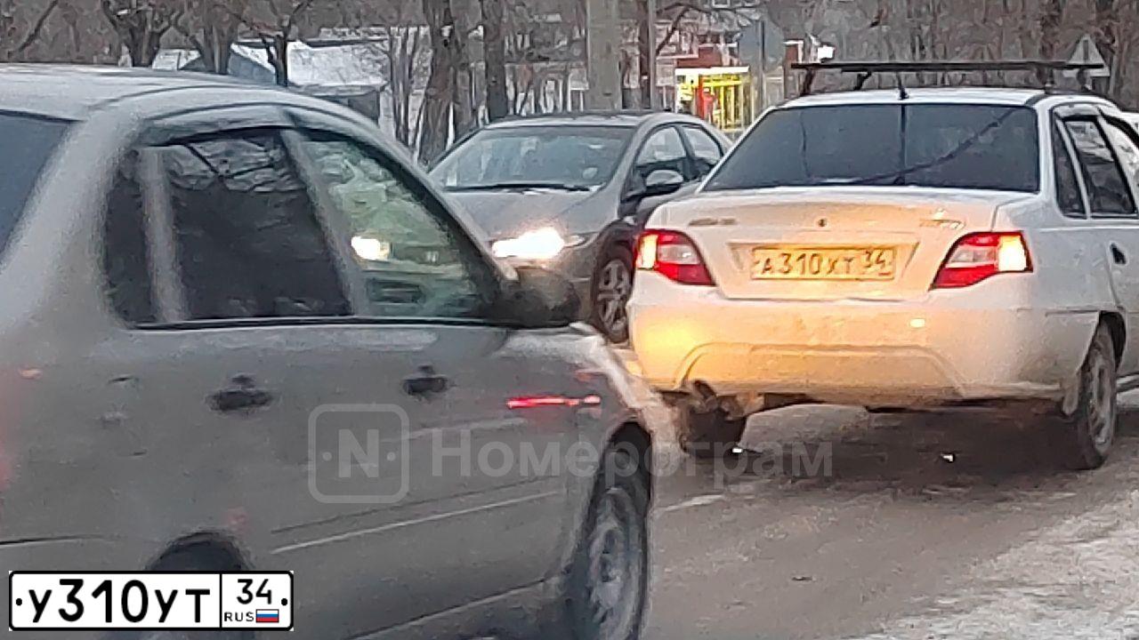 Фото автомобиля LADA 2114 SAMARA, 2006 — госномер В891ЕМ193. Цвет: СЕРО-ЗЕЛЕНЫЙ МЕТАЛЛИК