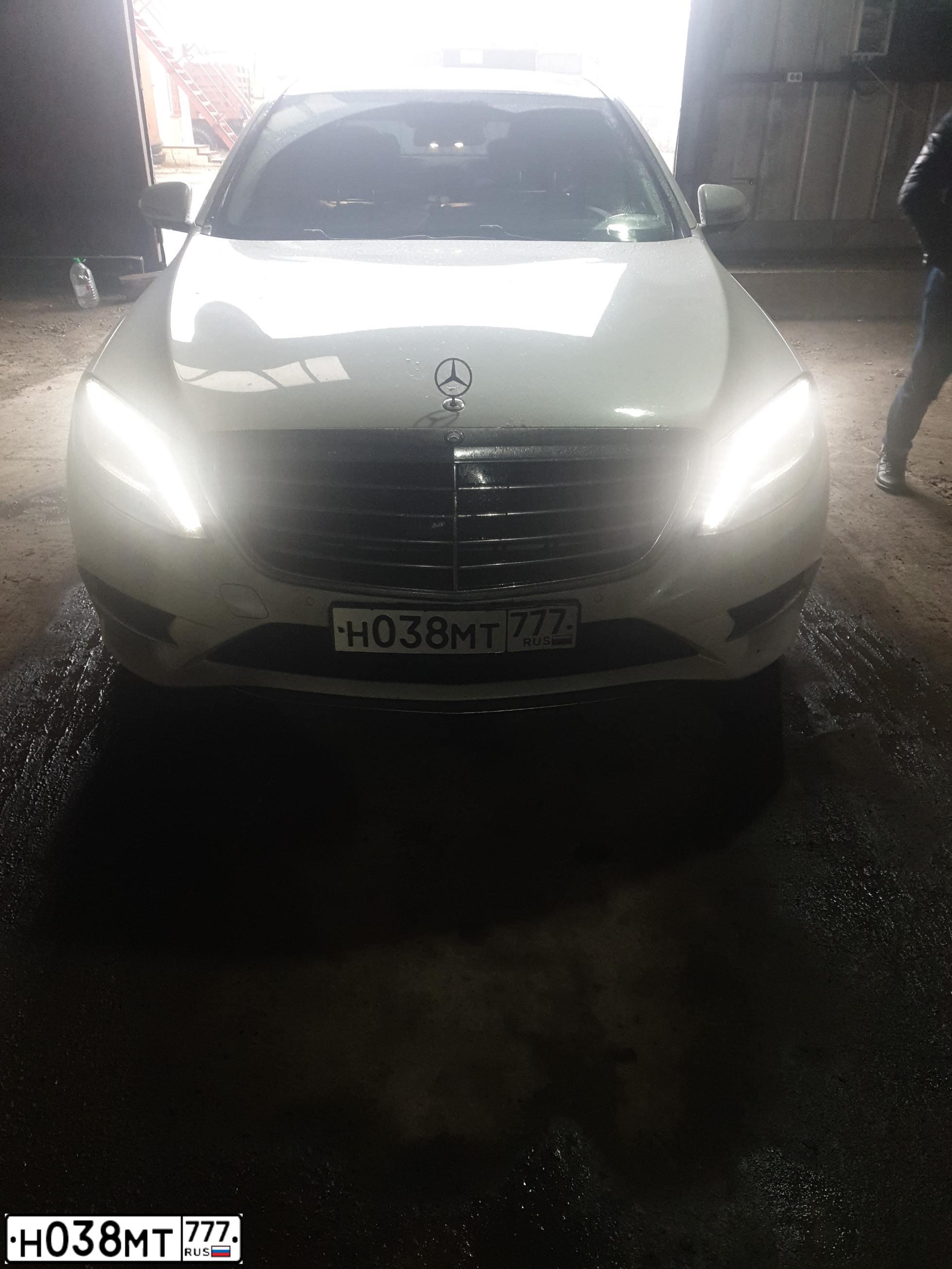 Фото автомобиля MERCEDES S-KLASSE, 2014 — госномер Н038МТ777. Цвет: БЕЛЫЙ