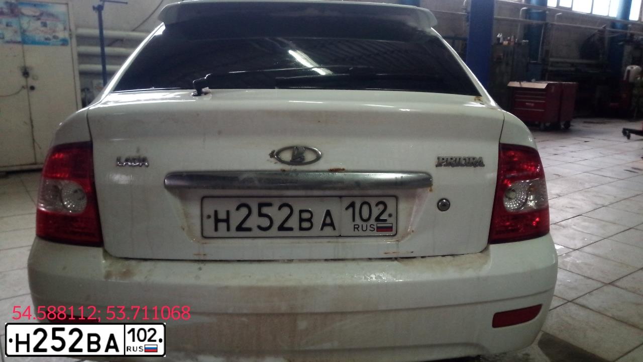 Фото автомобиля LADA 2172 PRIORA, 2011 — госномер Н252ВА102. Цвет: БЕЛЫЙ
