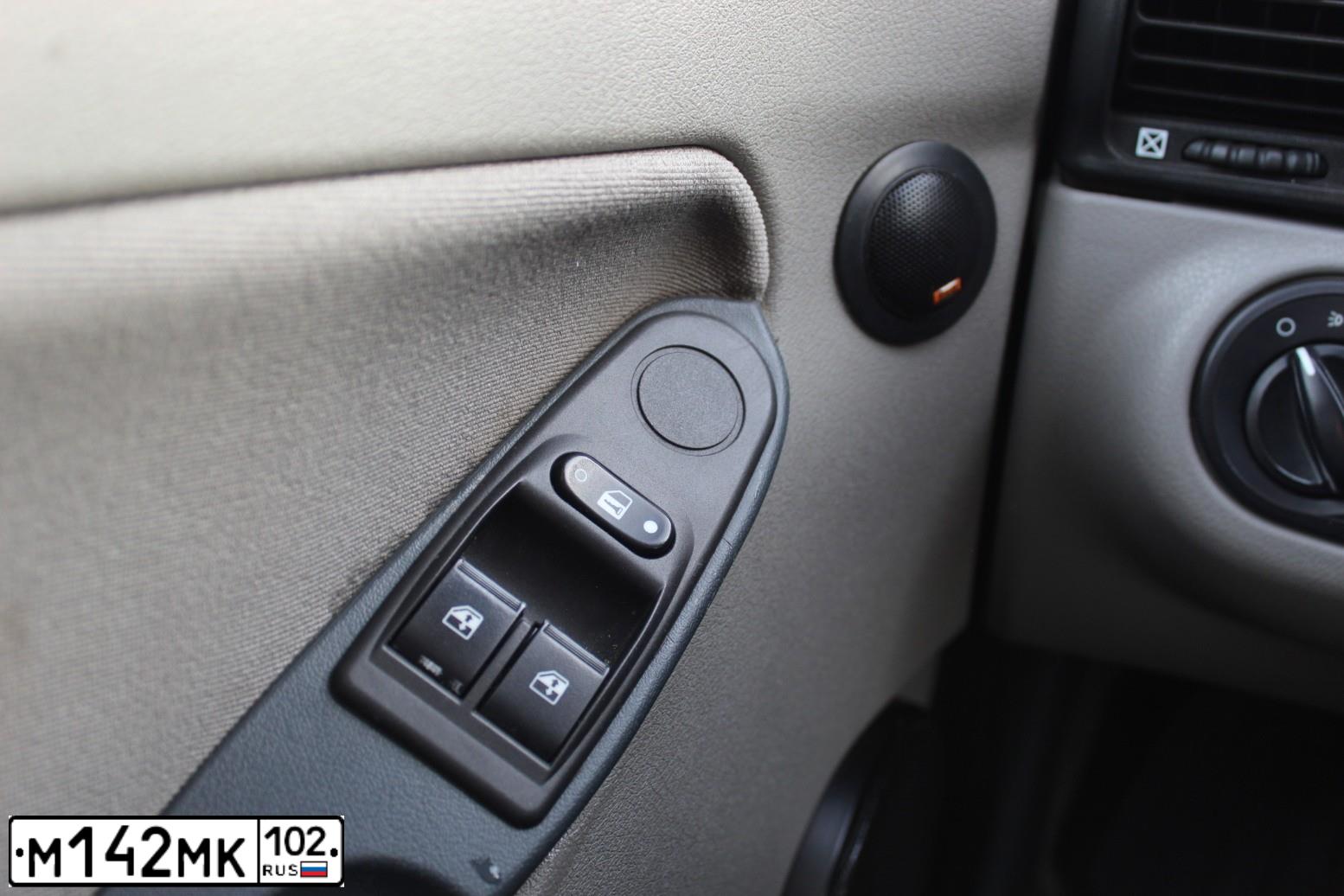 Фото автомобиля LADA 1117 KALINA, 2011 — госномер М142МК102. Цвет: Серебристый