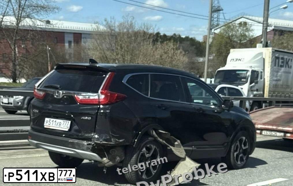 Фото автомобиля HONDA CR-V, 2017 — госномер Р511ХВ777. Цвет: ЧЕРНЫЙ
