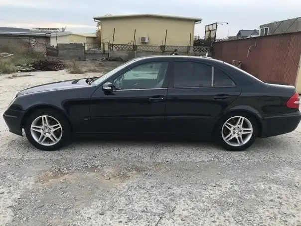 Фото автомобиля МЕРСЕДЕС-БЕНЦ Е200К, 2003 — госномер Х386РУ193. Цвет: ЧЕРНЫЙ