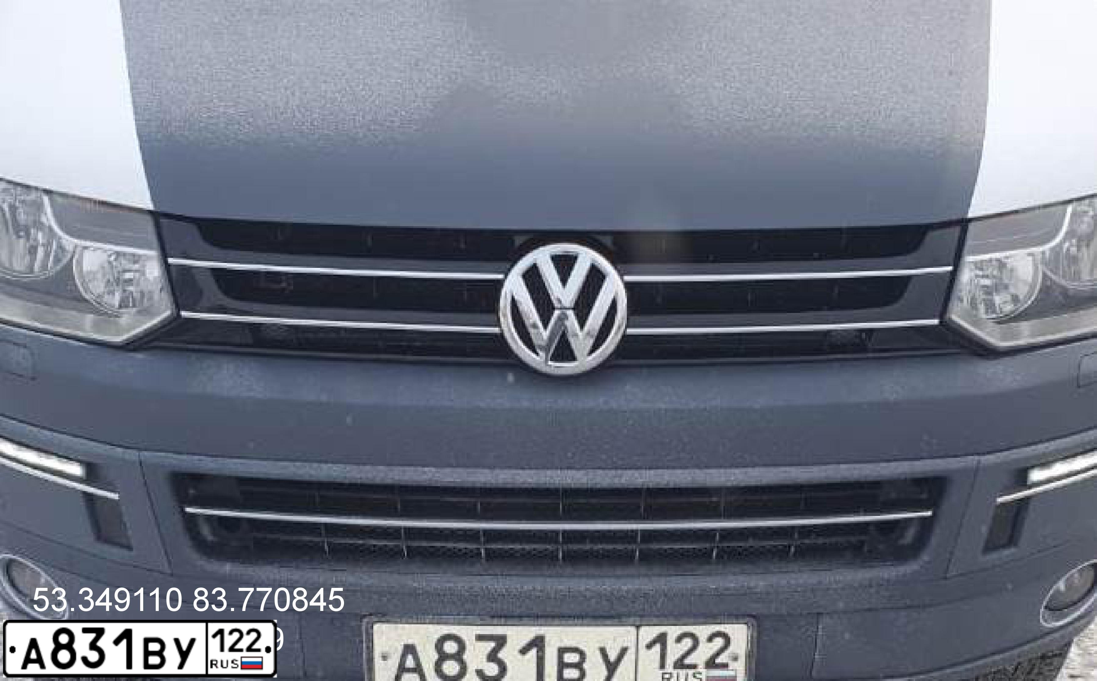 Фото автомобиля VOLKSWAGEN MULTIVAN, 2010 — госномер Р333ТТ150. Цвет: БЕЛЫЙ