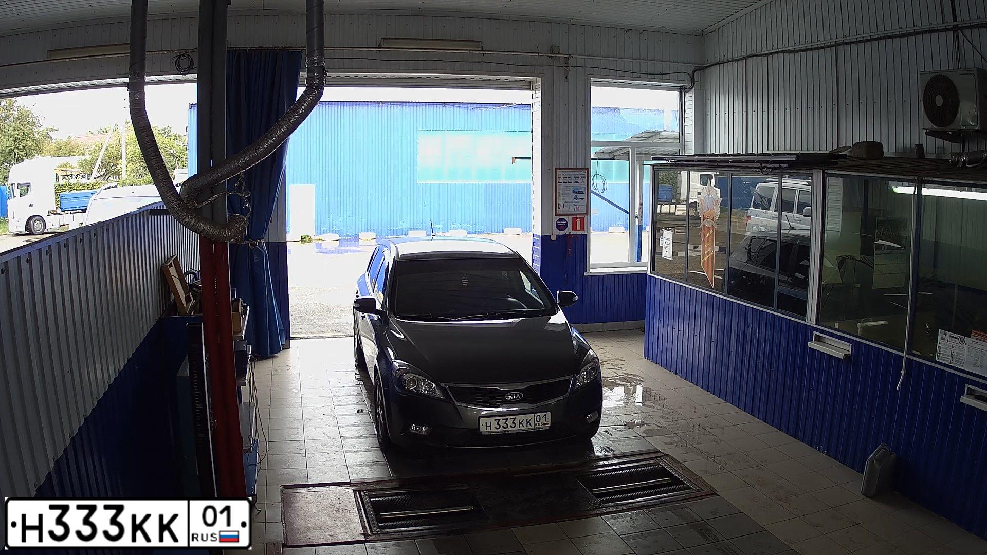 Фото автомобиля KIA CEE'D, 2011 — госномер М063НМ161. Цвет: Серебристый