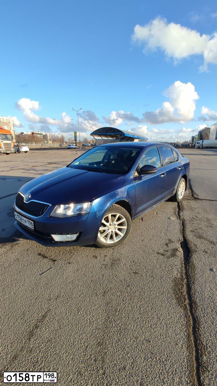 Фото автомобиля SKODA OCTAVIA, 2015 — госномер О158ТР198. Цвет: Темно-синий