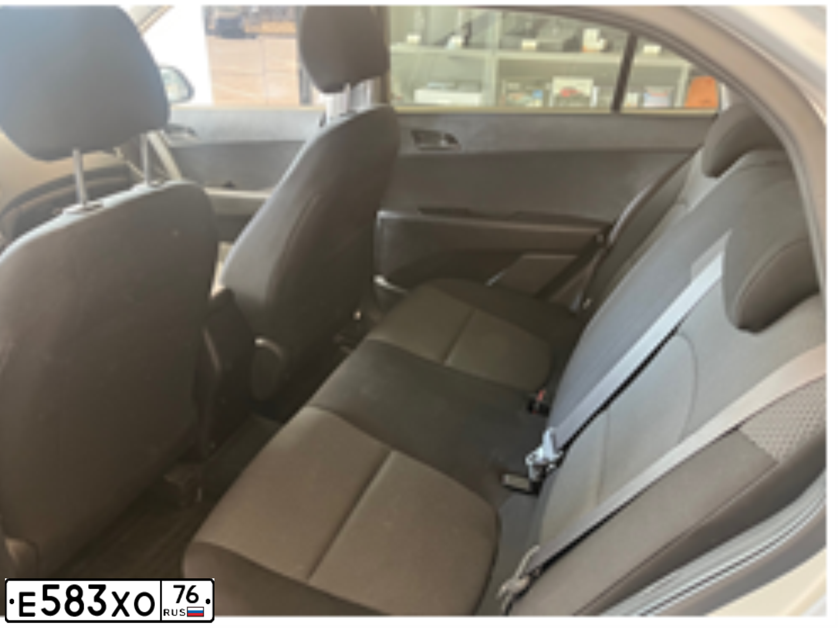 Фото автомобиля HYUNDAI CRETA, 2019 — госномер Е583ХО76. Цвет: Серебристый