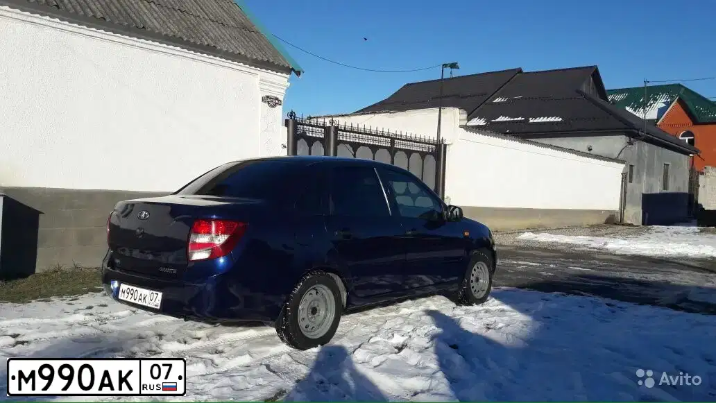 Фото автомобиля LADA 2190 GRANTA, 2013 — госномер М990АК07. Цвет: СИНИЙ