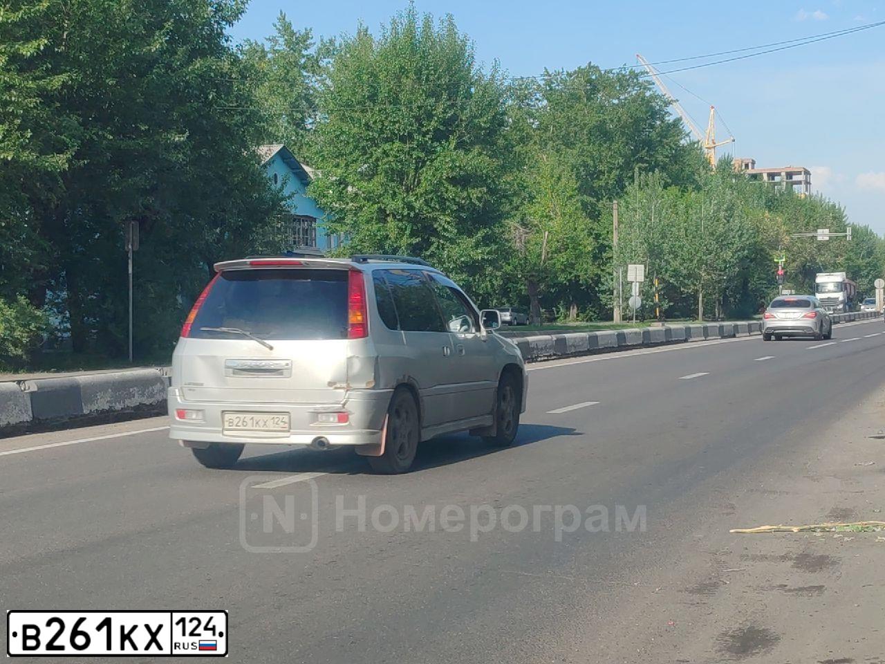 Фото автомобиля МIТSUВISНIRVR МIТSUВISНIRVR, 2001 — госномер В261КХ124. Цвет: Серый
