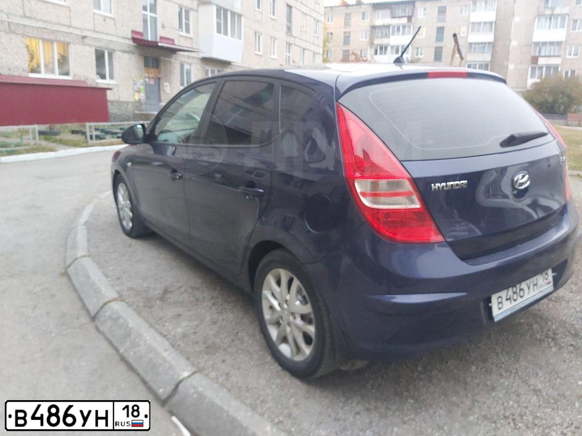 Фото автомобиля HYUNDAI I30, 2009 — госномер Р481АТ196. Цвет: синий