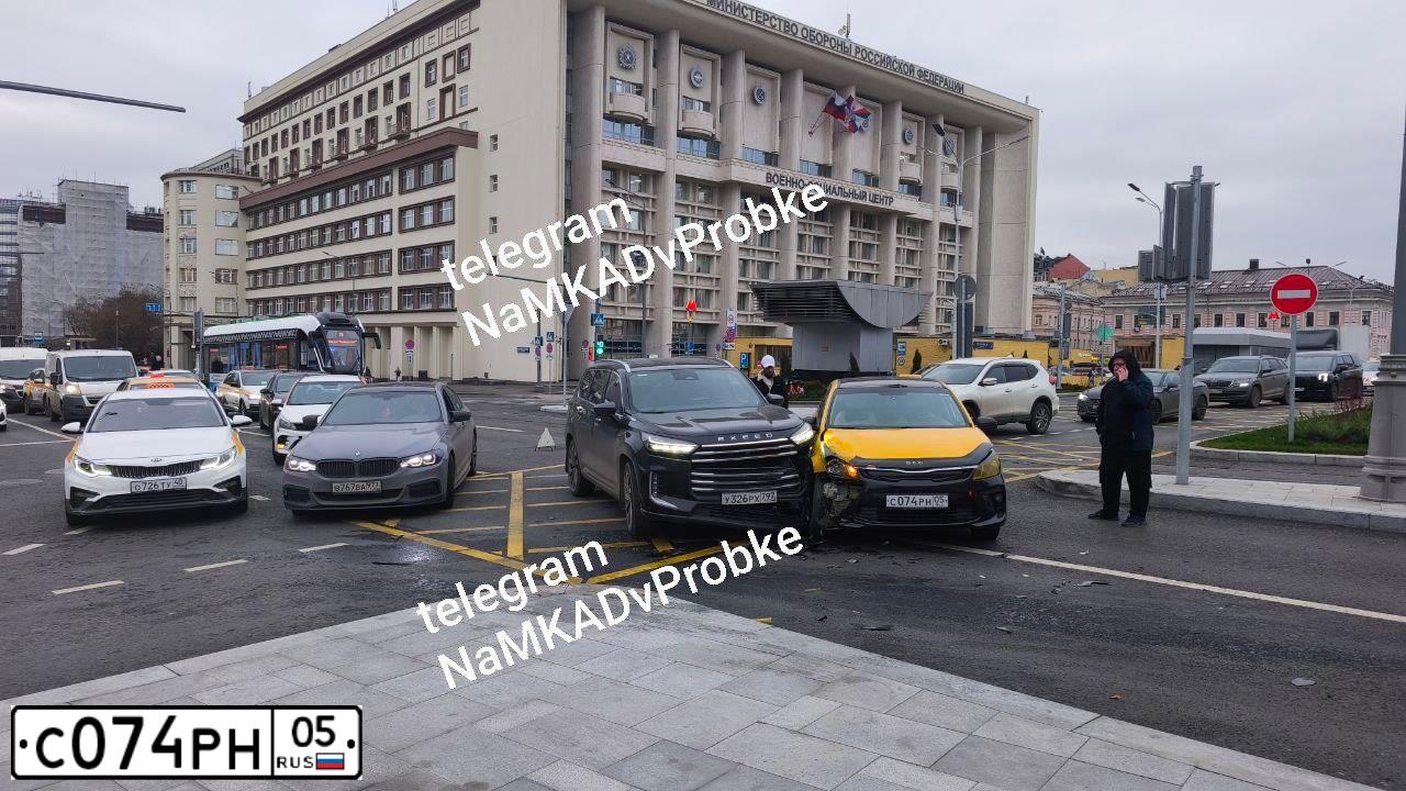 Фото автомобиля KIA RIO, 2020 — госномер С074РН05. Цвет: ЖЁЛТЫЙ