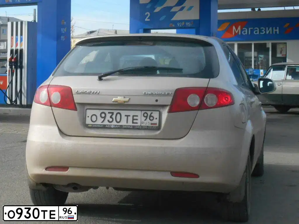 Фото автомобиля CHEVROLET LACETTI, 2012 — госномер О930ТЕ96. Цвет: БЕЖЕВЫЙ