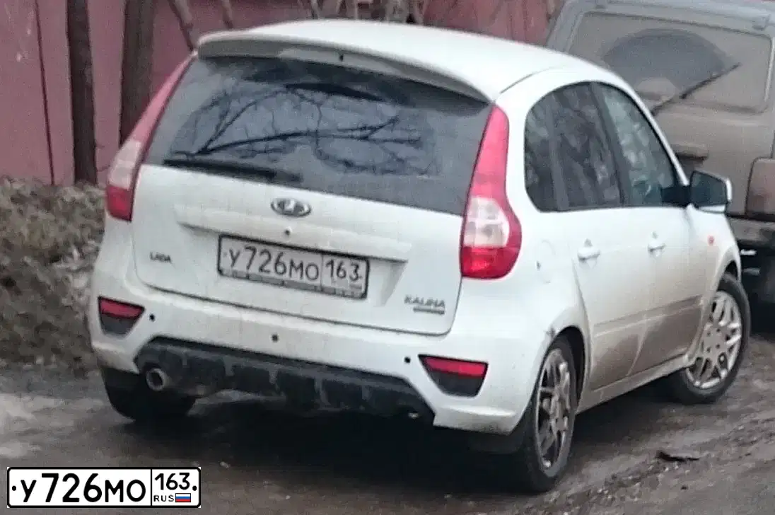Фото автомобиля LADA 2192 KALINA, 2015 — госномер Е239РТ18. Цвет: Белый