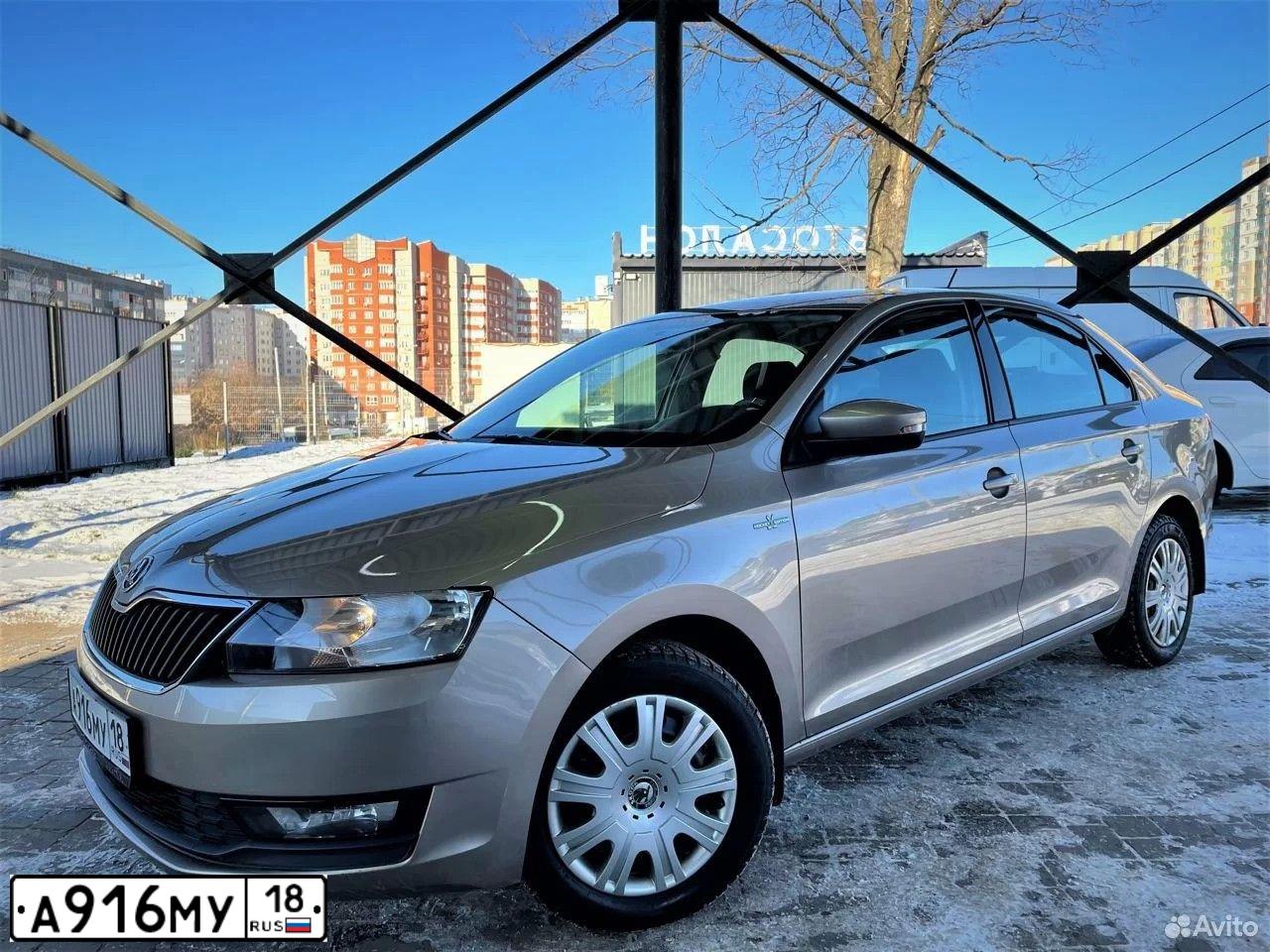 Фото автомобиля SKODA RAPID, 2018 — госномер А916МУ18. Цвет: БЕЖЕВЫЙ