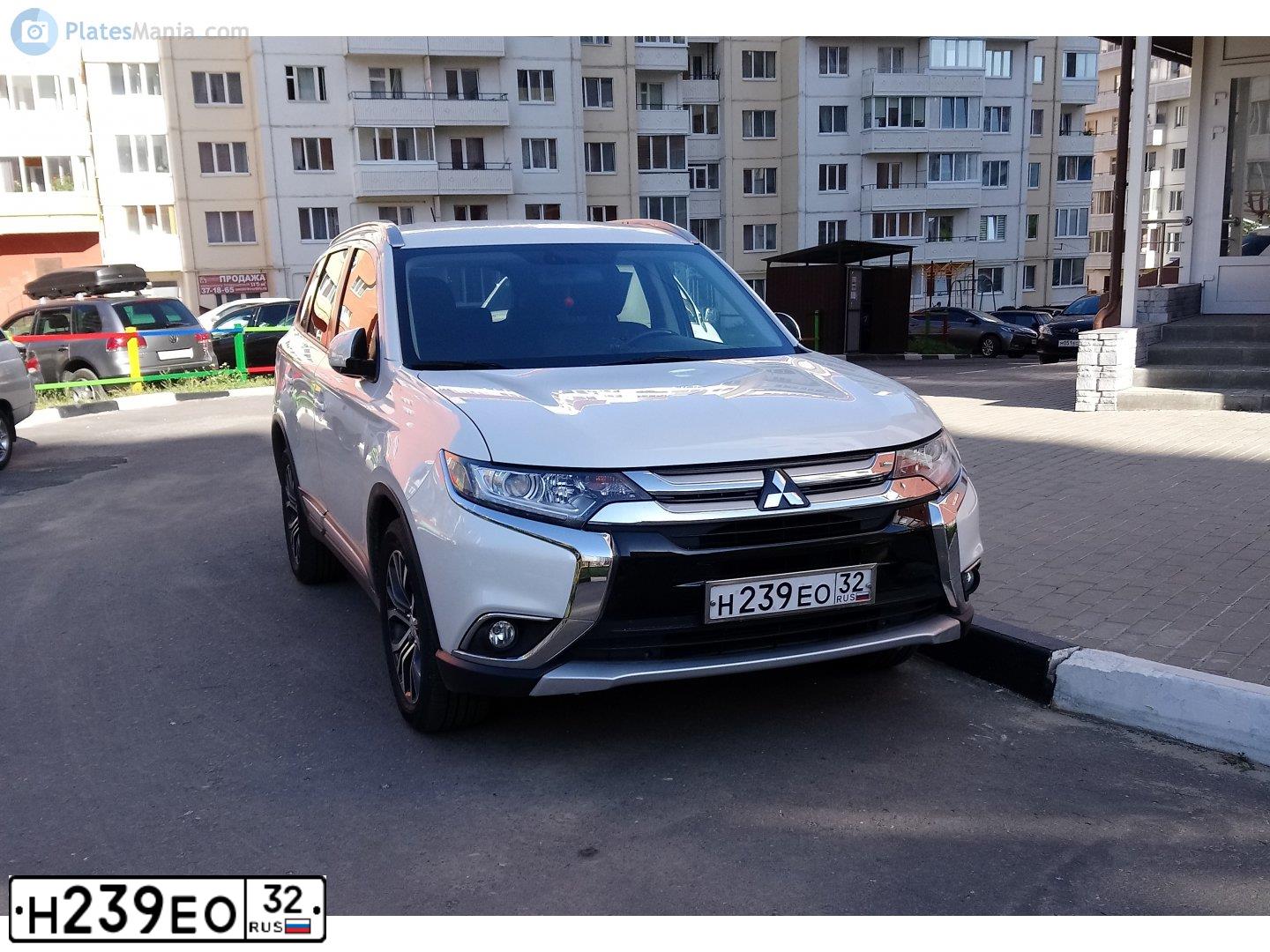 Фото автомобиля MITSUBISHI OUTLANDER, 2016 — госномер Н239ЕО32. Цвет: БЕЛЫЙ