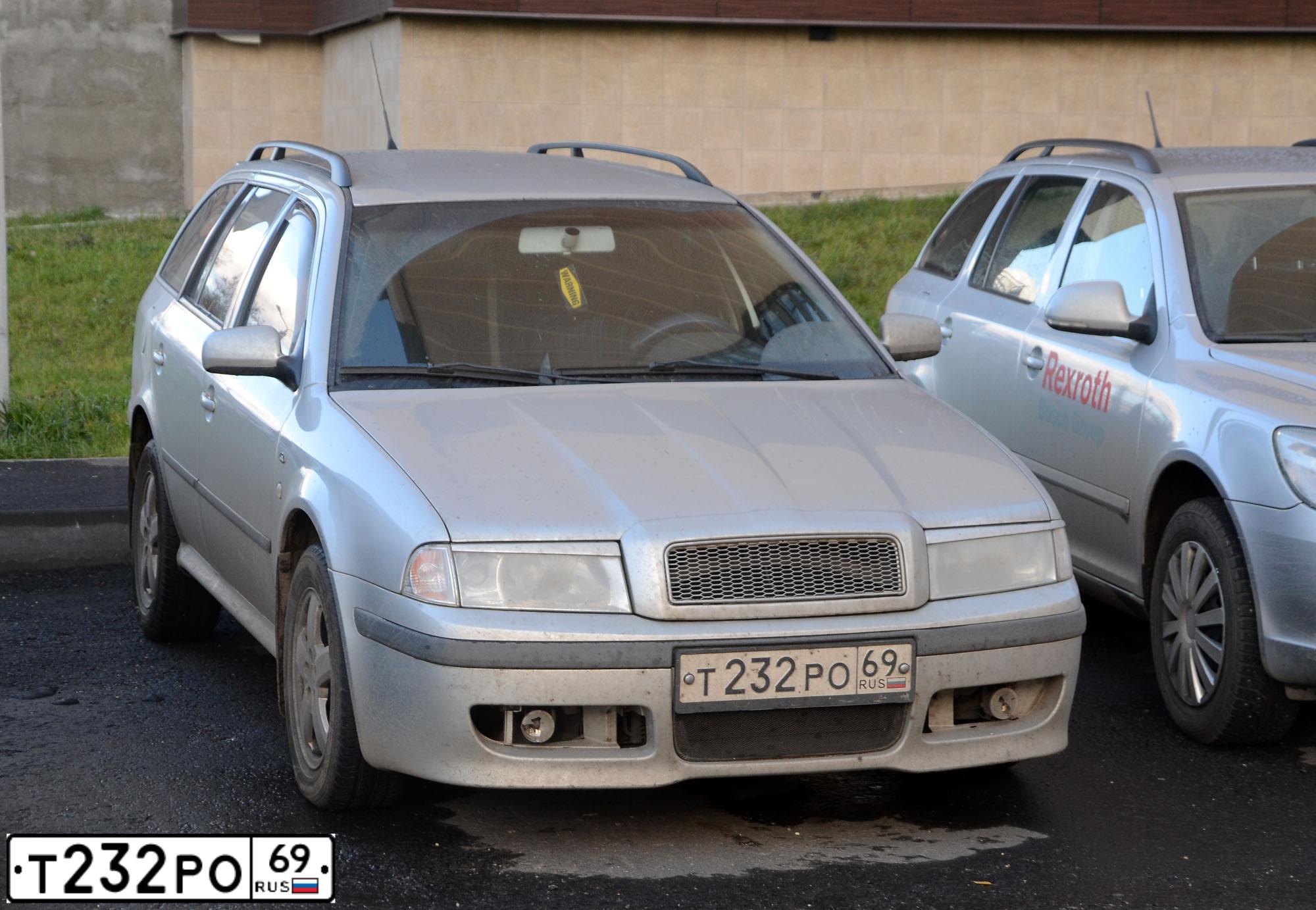 Фото автомобиля SKODA OCTAVIA, 2001 — госномер В208МН01. Цвет: серебристый
