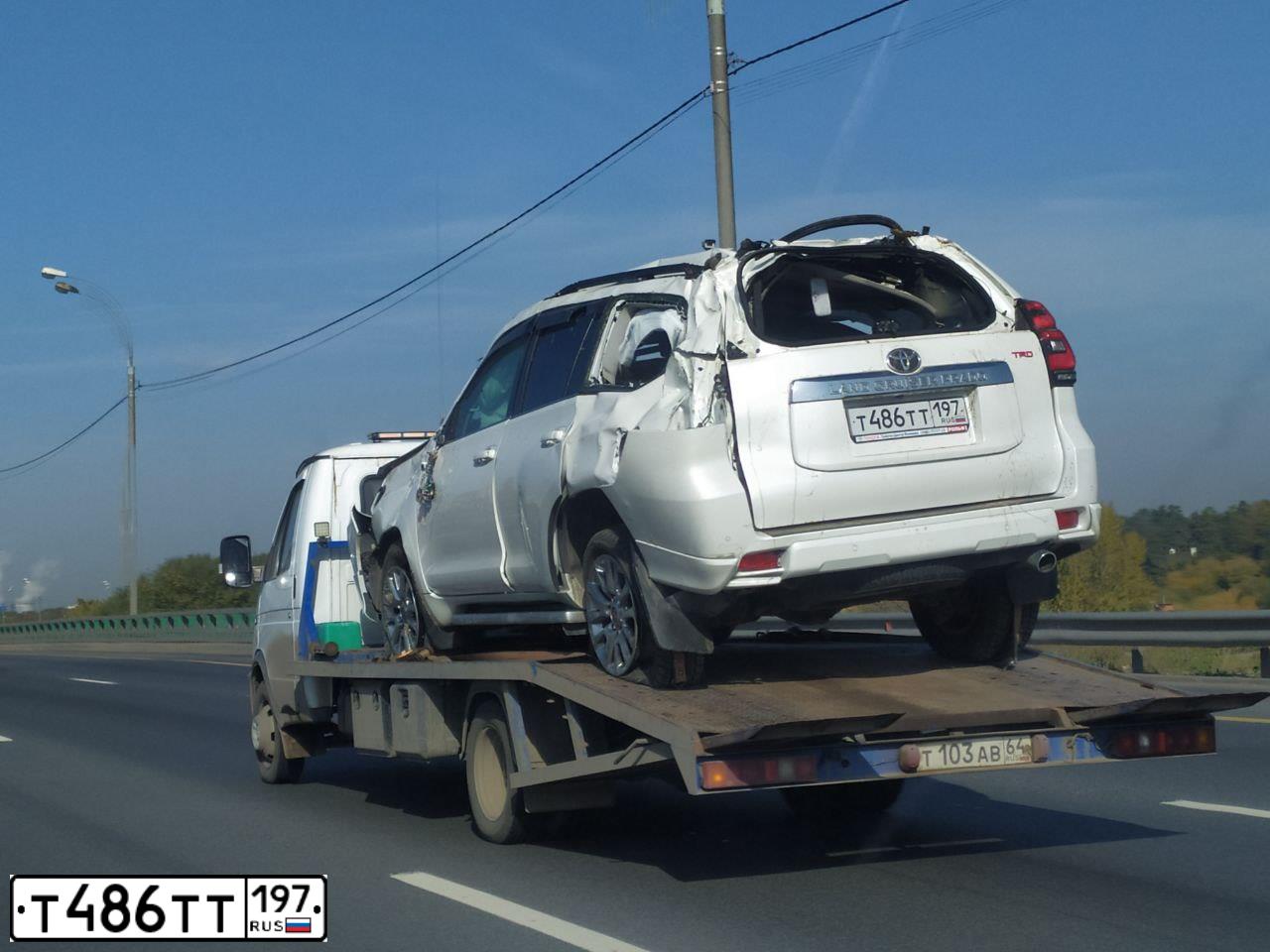 Фото автомобиля TOYOTA LANDCRUISER, 2020 — госномер К009УМ97. Цвет: Белый