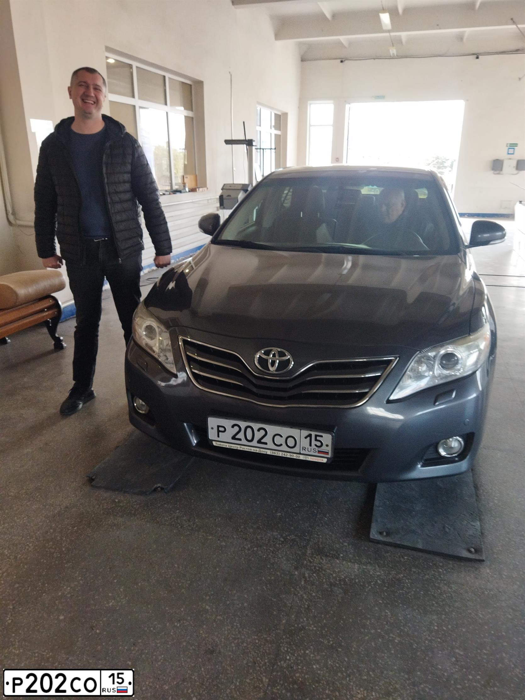 Фото автомобиля TOYOTA CAMRY, 2007 — госномер Р898ЕА15. Цвет: СЕРЕБРИСТЫЙ