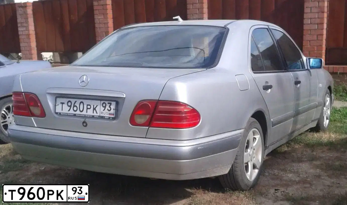 Фото автомобиля MERCEDES E-KLASSE, 1998 — госномер М546ВК134. Цвет: СЕРЕБРИСТЫЙ
