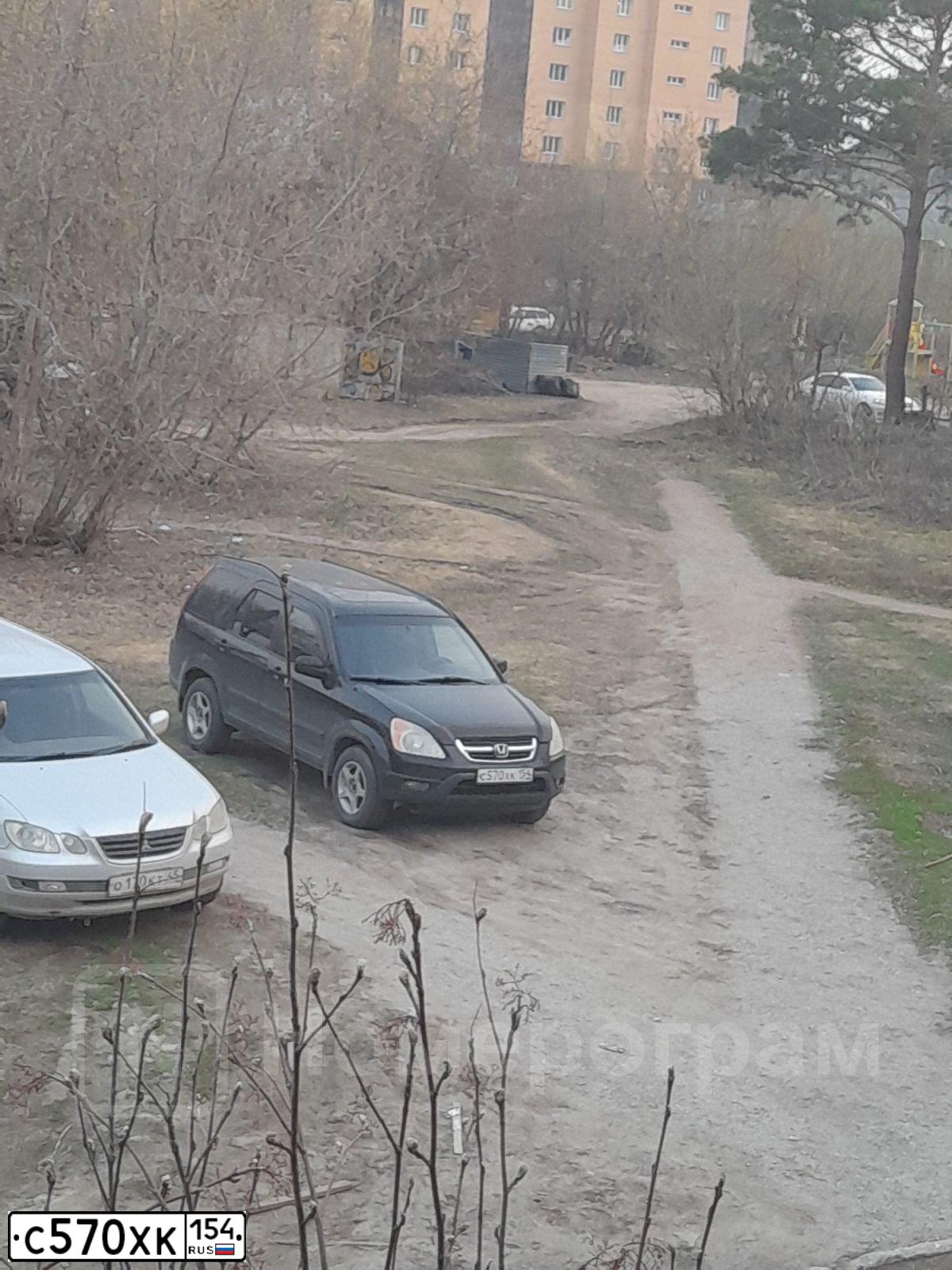 Фото автомобиля HONDA CR-V, 2002 — госномер С570ХК154. Цвет: ЧЕРНЫЙ