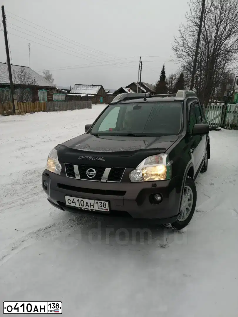 Фото автомобиля NISSAN X-TRAIL, 2008 — госномер К755ВТ138. Цвет: СЕРО-СИРЕНЕВЫЙ