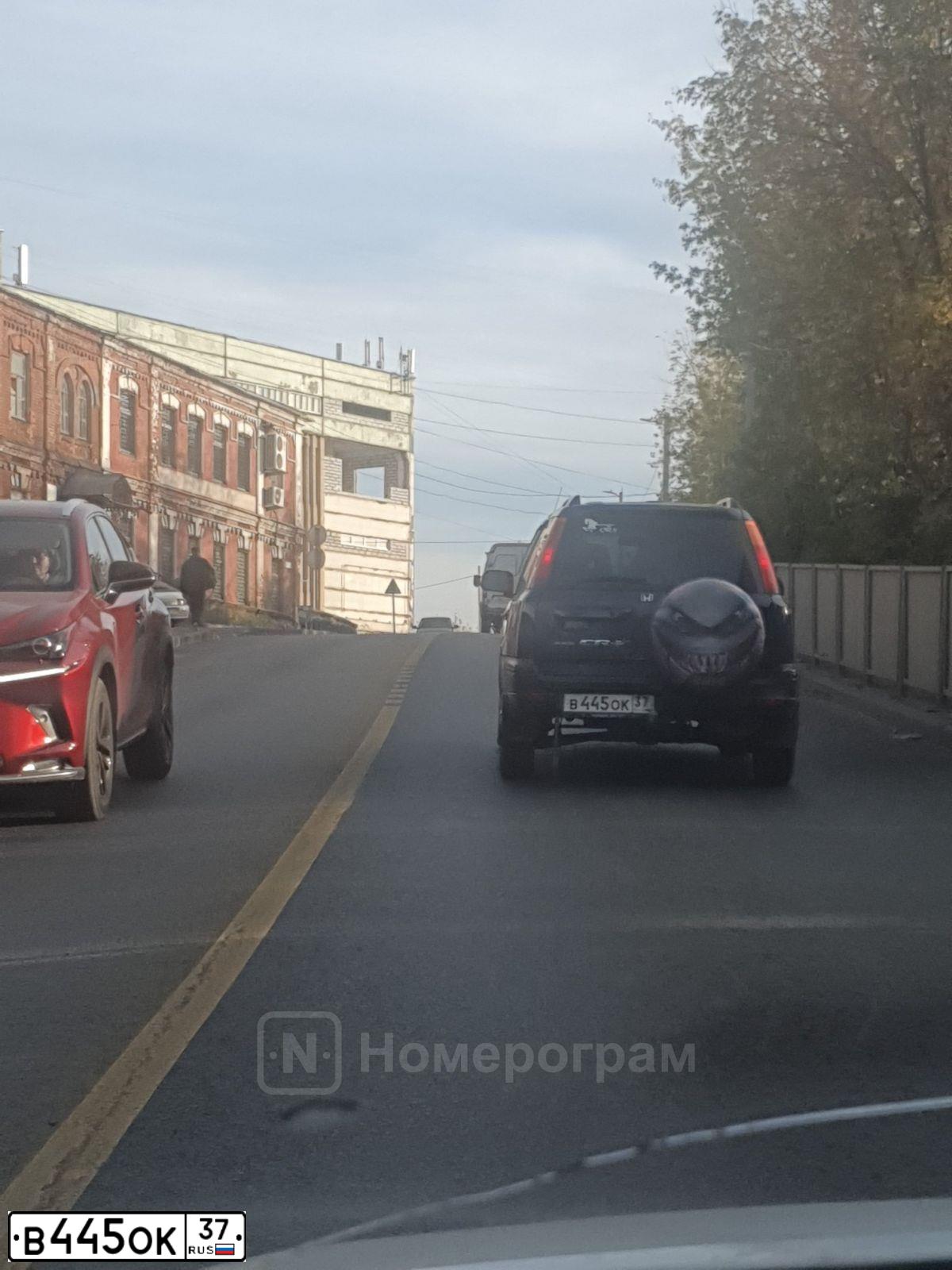 Фото автомобиля HONDA CR-V, 1998 — госномер В445ОК37. Цвет: синий