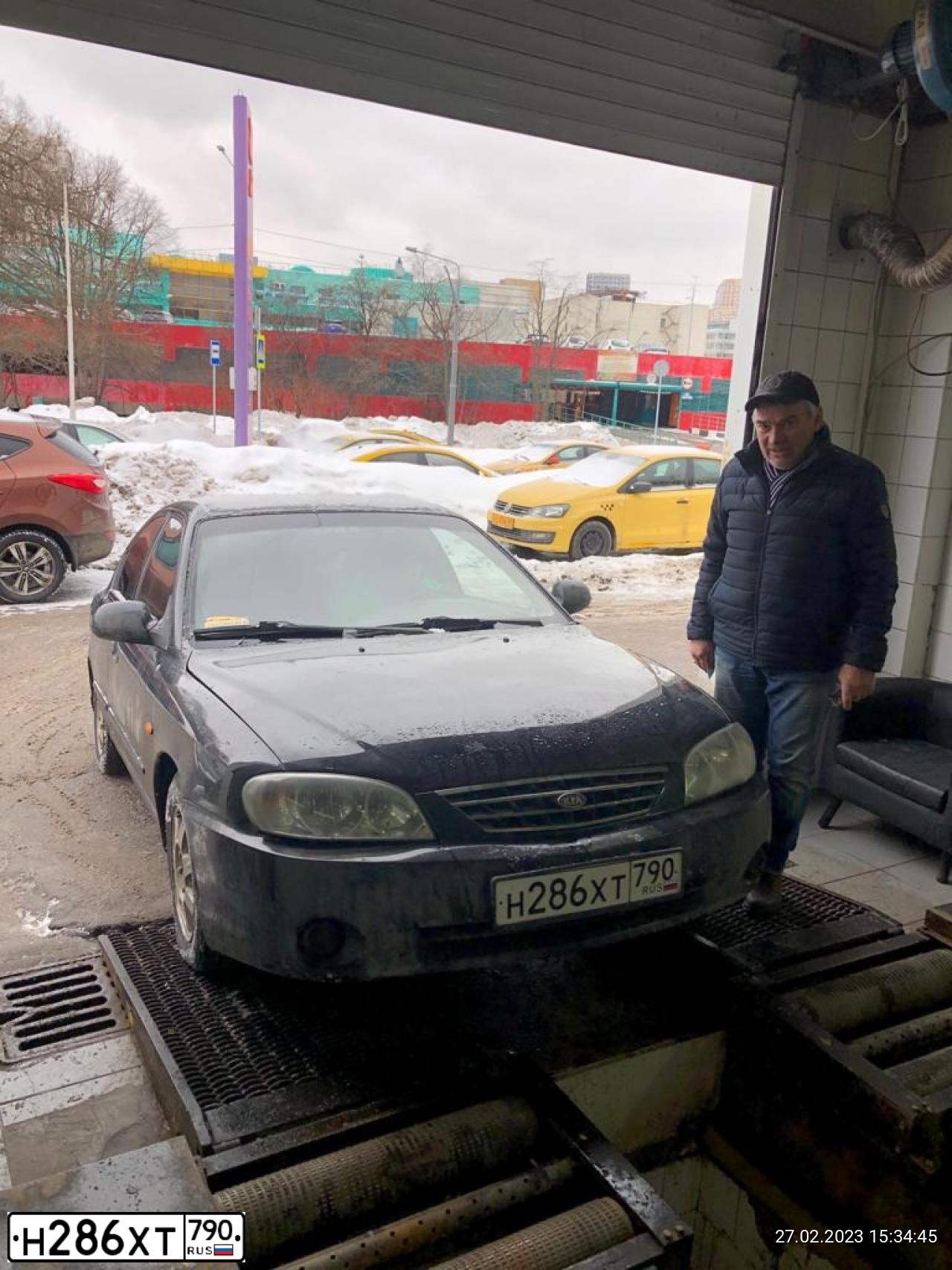 Фото автомобиля KIA SPECTRA, 2007 — госномер М343ВЕ790. Цвет: ЧЕРНЫЙ ЖЕМЧУГ