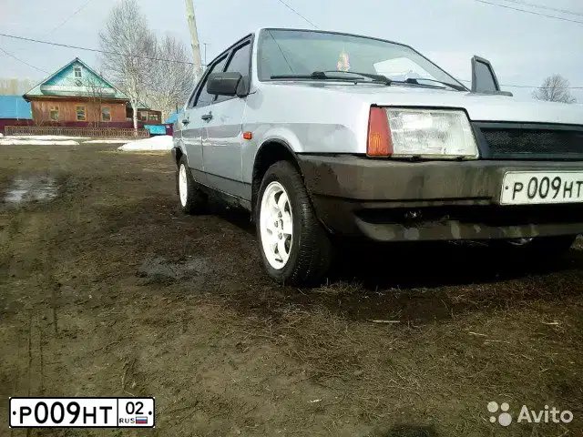 Фото автомобиля LADA 2109 SAMARA, 2003 — госномер Р009НТ02. Цвет: Светло-Серебристый металлик