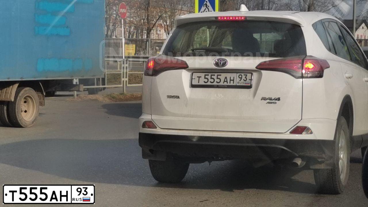 Фото автомобиля TOYOTA RAV4, 2016 — госномер Т555АН93. Цвет: БЕЛЫЙ