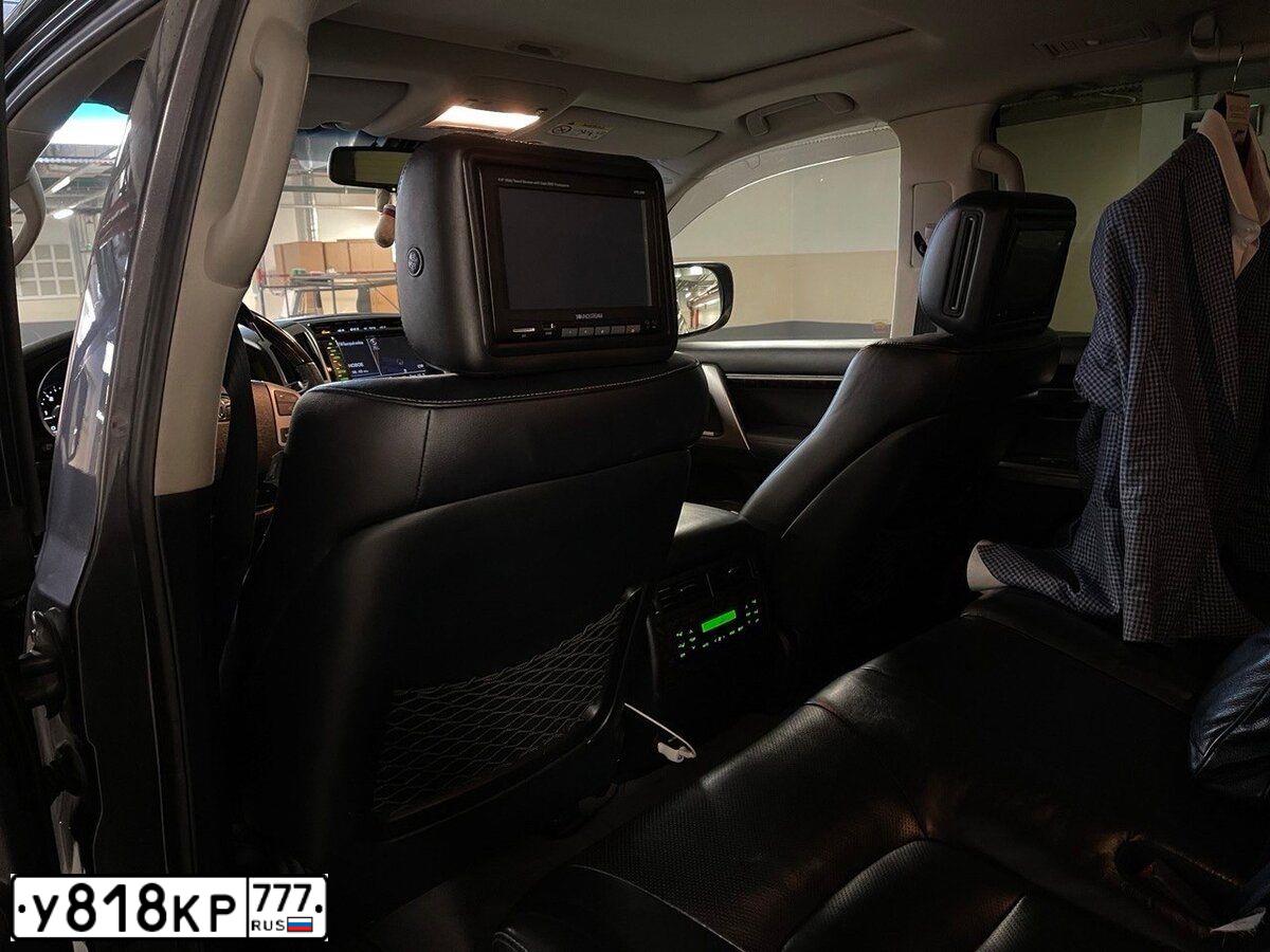 Фото автомобиля ТОЙОТА ЛЕНД КРУЗЕР 200, 2013 — госномер М202ОС790. Цвет: СЕРЫЙ
