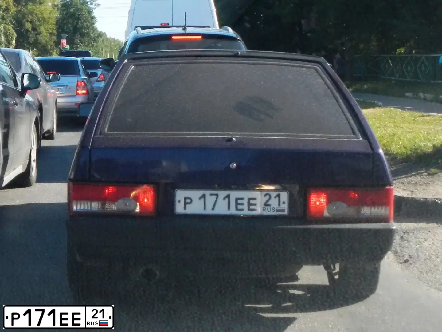 Фото автомобиля LADA 2109 SAMARA, 2001 — госномер Р171ЕЕ21. Цвет: ФИОЛЕТОВЫЙ