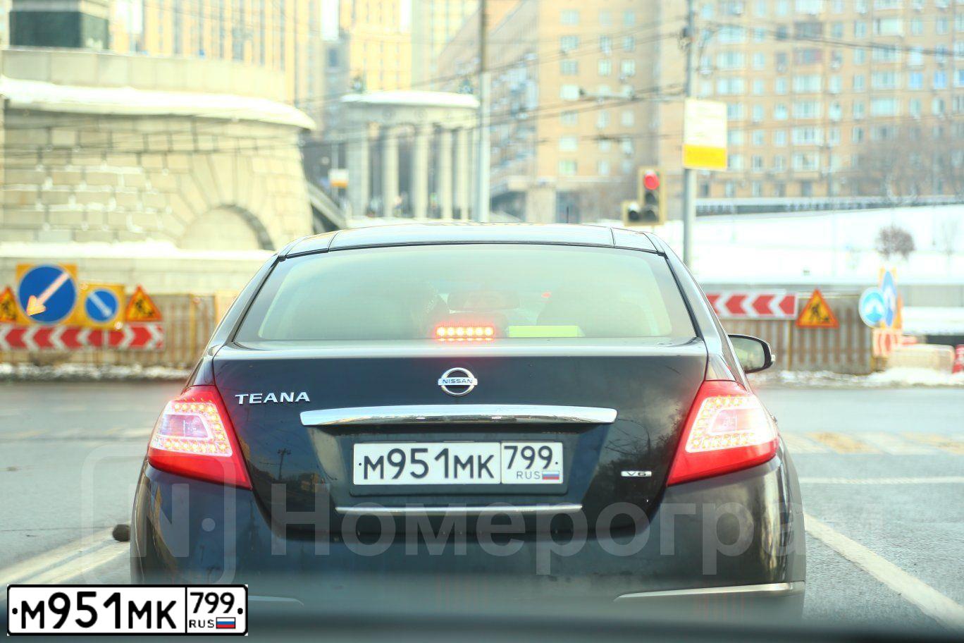 Фото автомобиля NISSAN TEANA, 2012 — госномер Е595СХ790. Цвет: ЧЕРНЫЙ