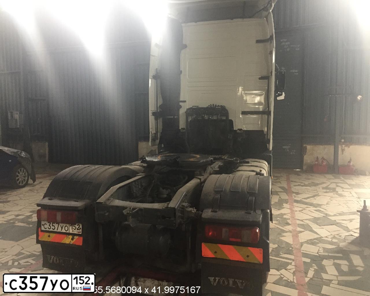 Фото автомобиля VOLVO FH, 2012 — госномер Р082КМ159. Цвет: Белый
