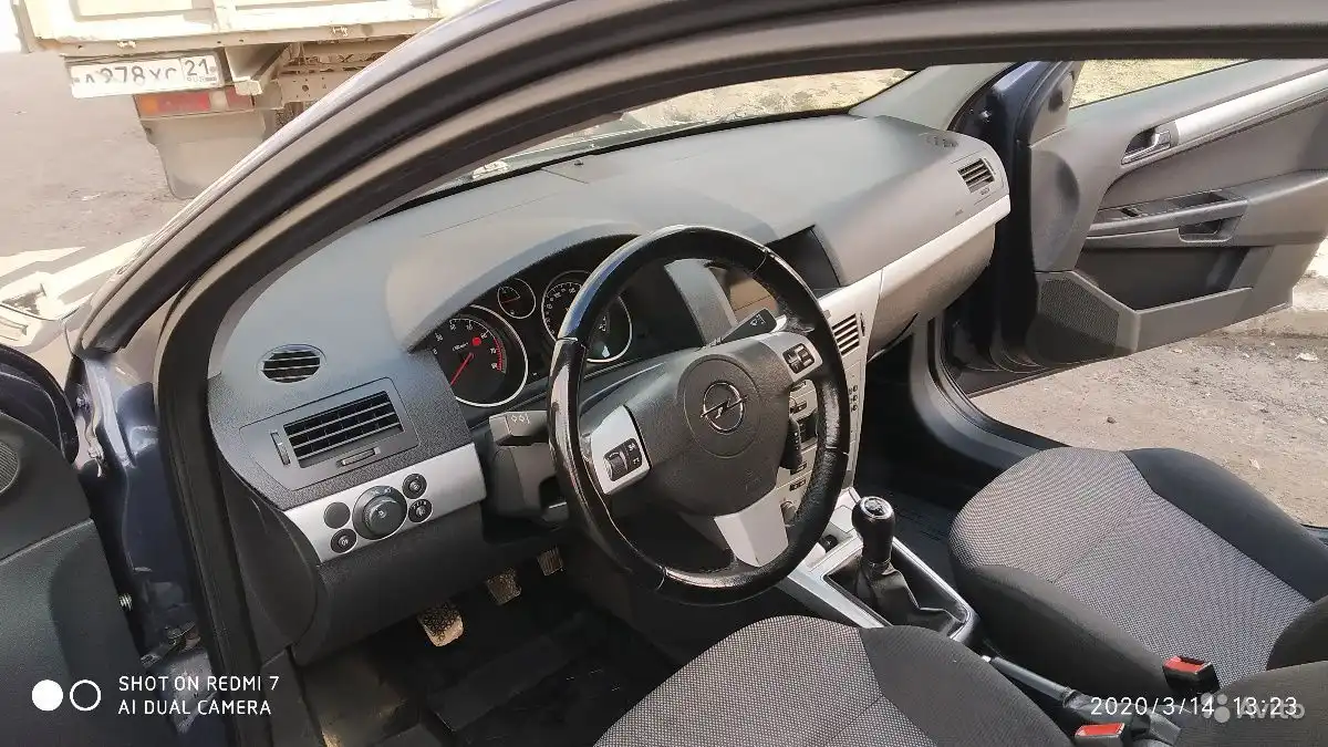 Фото автомобиля FORD RANGER, 2011 — госномер М978ХС21. Цвет: СЕРЕБРИСТЫЙ